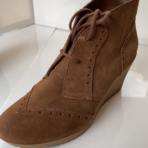 Rust suede wedge wingtip booties - Picture 4 of 7